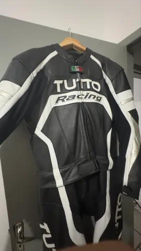 Vende-se macacão tutto racing