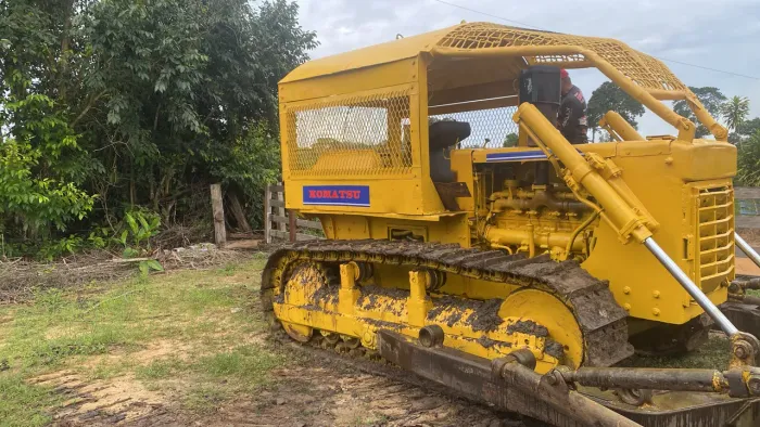 Trator de esteira komatsu D65E
