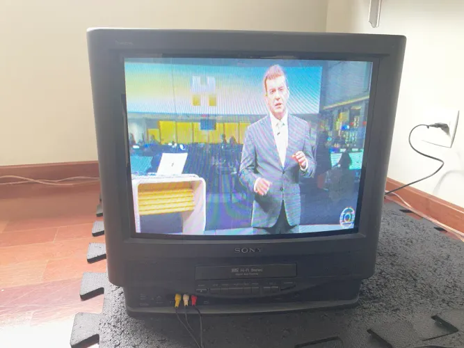 Televisão Sony Trinitron KV-21VH5BR