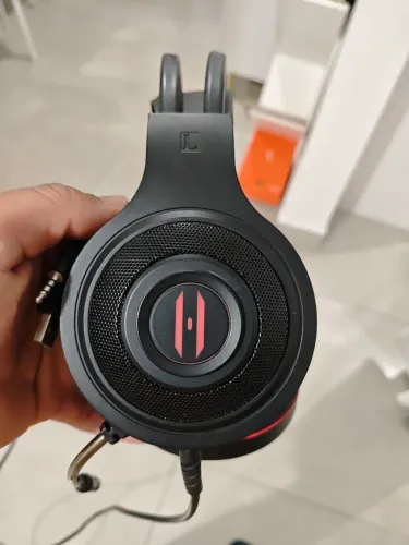 Vende se headset gamer 