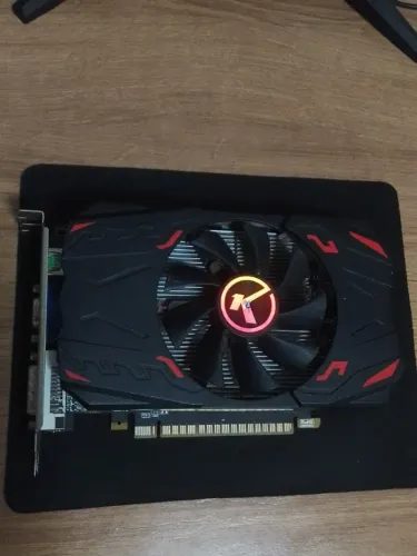 GTX 550 COM ARTEFATO