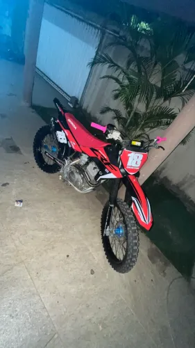 Crf 230 PARA PESSOAS EXIGENTES