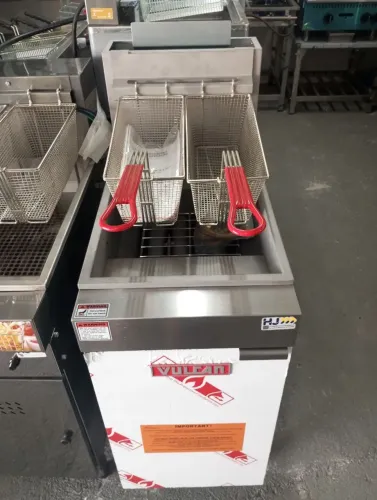 NZ. Fritadeira industrial a gás LG300 Vulcan