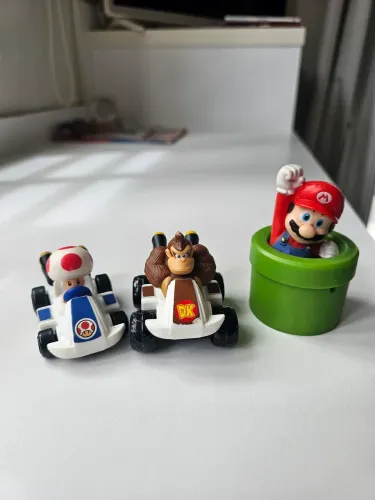 Brinquedos McDonald's Mário Kart e Filme