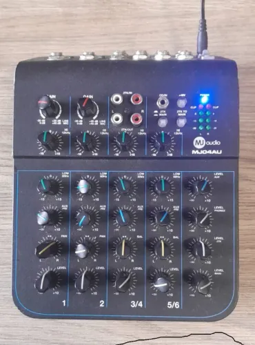 MESA MJ04AU 4 CANAIS..