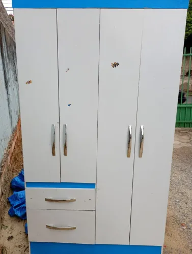 Vendo guarda roupa está bom