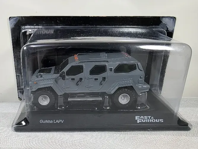 Miniatura Velozes e Furiosos 1/43 Gurkha LAPV - Salvat Luppa