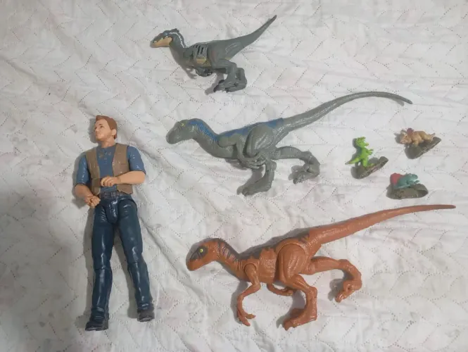 Dinossauros da mattel e hasbro