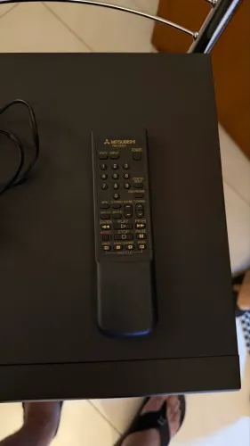 Vídeo cassete Mitsubishi