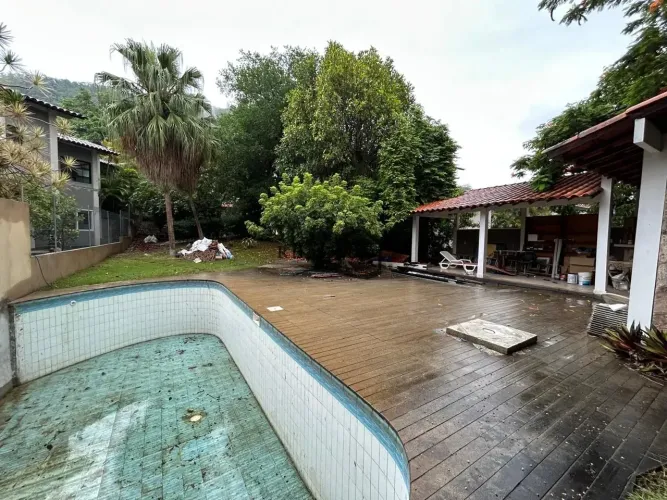 Terreno à venda no Condomínio Ubá Piratininga/Niterói - COM ÁREA GOURMET 450m²
