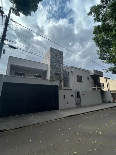 CASA DE ALTO PADRÃO À VENDA SOFISTICAÇÃO, CONFORTO E EXCELENTE LOCALIZAÇÃO