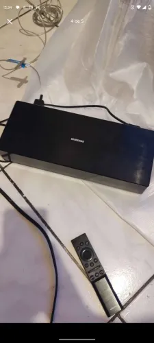 Vendo tv para retirada de peças ou quem queira consertar.