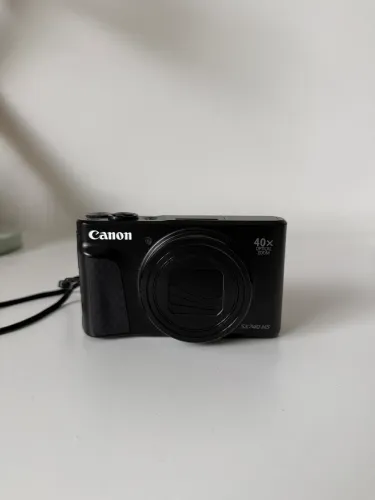Câmera Canon PowerShot SX740 HS Preta - 20,3MP, Zoom 40x, 4K