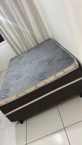 Cama casal box com pilo
