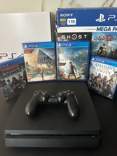 Play 4 slim 1tb + combo assassins creed
