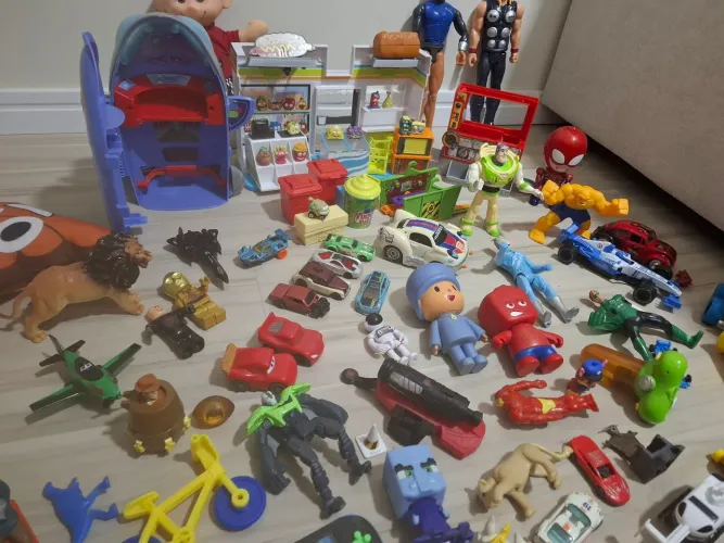 Lote de Brinquedos menino