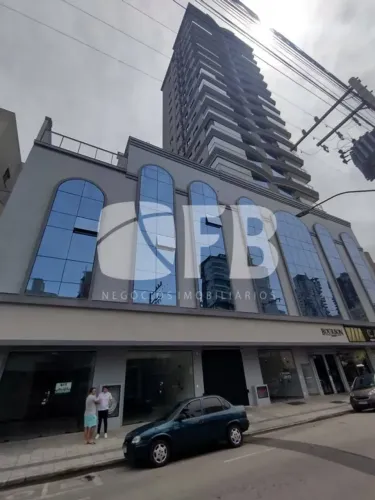 Sala Comercial Térrea para locação anual - Meia Praia - Itapema/SC