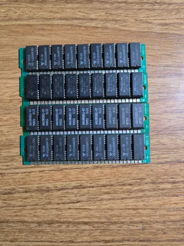 Kit 4 Memórias EDO 30 Pinos 1 MB Cada - Total 4 MB - Vintage / Retrô PC