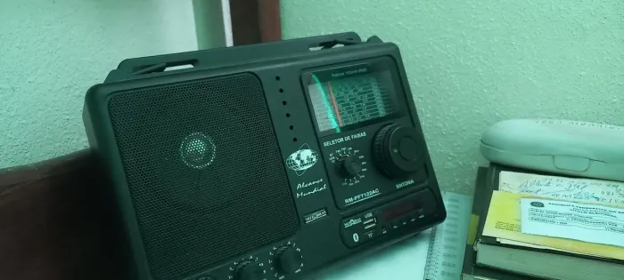 Vendo rádio motobras 12 faixas