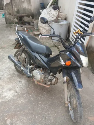 Vendo pop 110 toda certinha