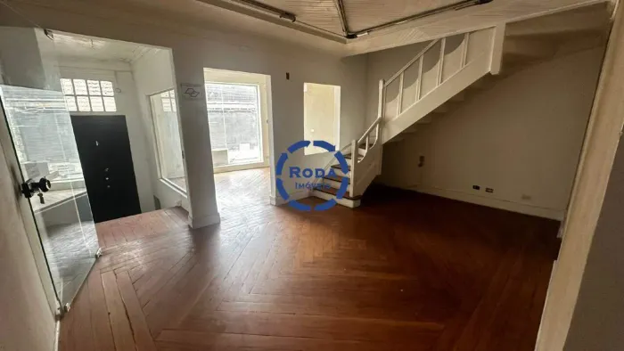 Casa Comercial à Venda Localização Estratégica no Boqueirão em Santos