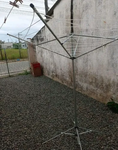 Varal giratório de alumínio