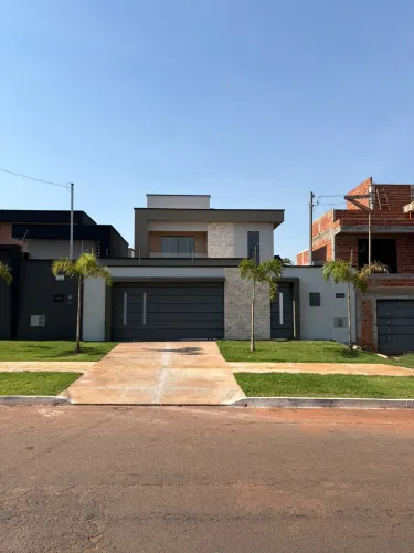 Casa à venda com 3 Suítes no Jardim América