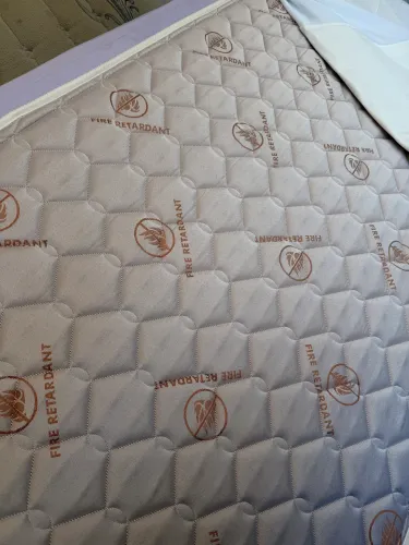 Castor Hotel Collection Foam D33, de solteiro, com espuma de densidade D33