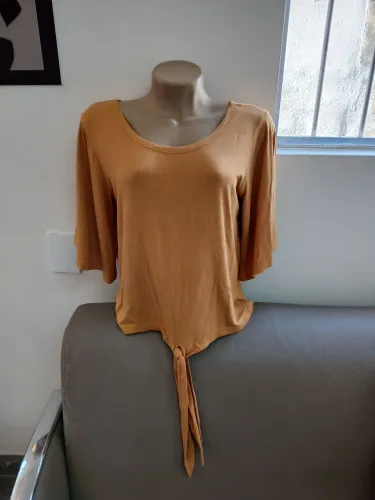 Blusa mostarda feminina
