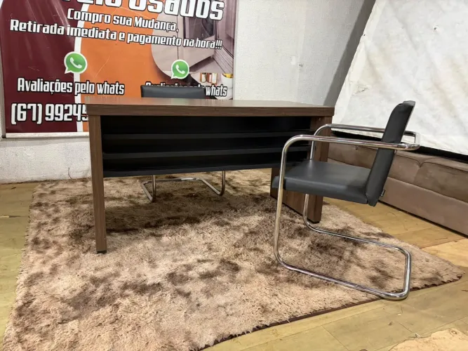 Mesa para escritório com 2 cadeiras (entrego)