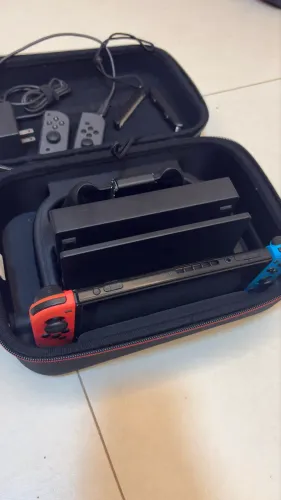 Nintendo Switch V1 + 9 jogos + acessórios - R$2.400