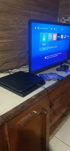 PlayStation 4 slim 1Tb em perfeito estado!