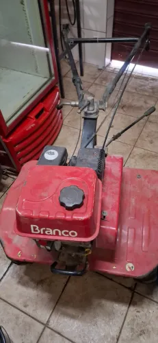 Vende Tratorito para manutenção em quadras de areia
