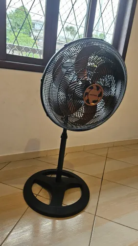 Ventilador de coluna Ventisol preto/bronze, para conserto ou retirada de peças