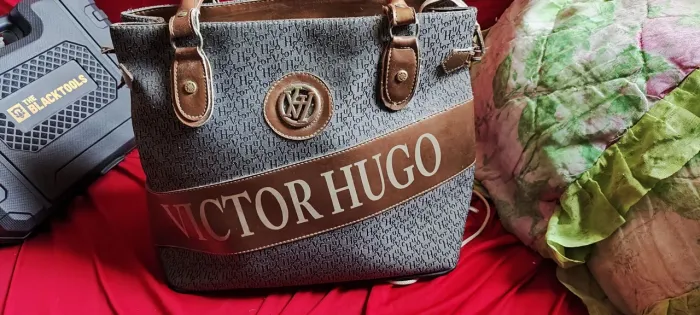 Bolsa de Ombro Victor Hugo Original