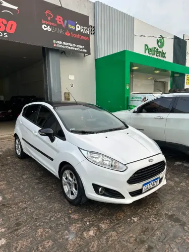 Ford Fiesta 1.6 16V Flex Aut. 5P 2015