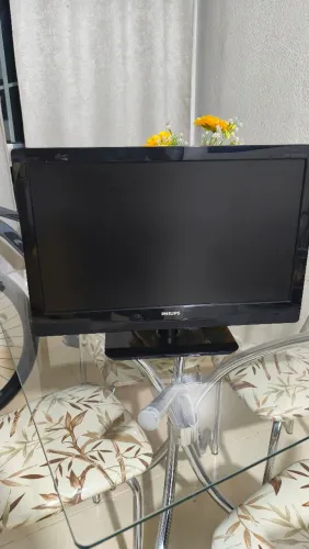 Monitor/TV Philips 22" Full HD - *Também funciona como TV*