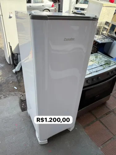 Geladeira pequena