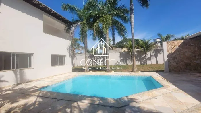 Casa Residencial com Piscina e 4 Quartos em Jardim Karaíba, Uberlândia MG
