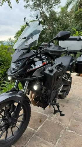 CB 500X pronta para longas viagens
