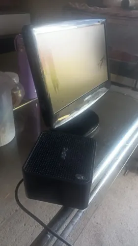 Monitor e transformador em ótimo estado. 