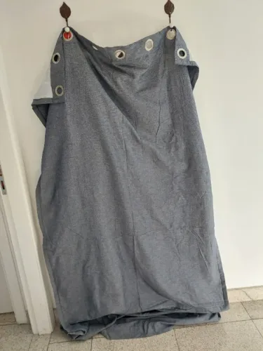cortina de algodao azul com blackout branco, bom estado, 2 bandas