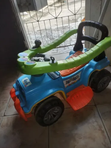 Carrinho Jeep infantil 