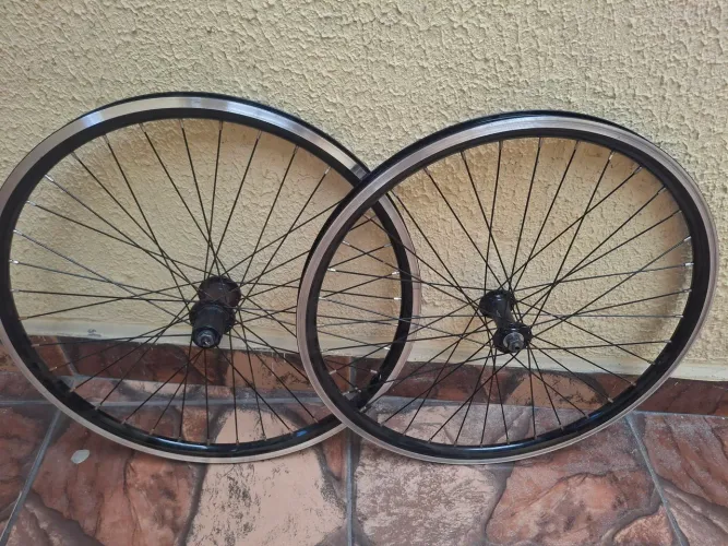 Roda de bicleta aro 24.