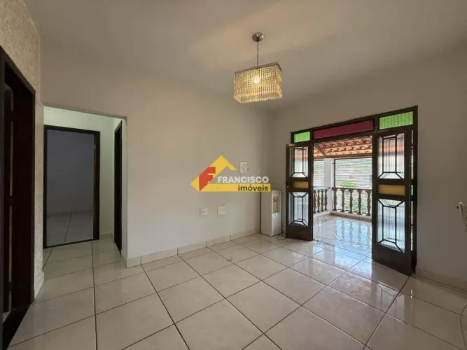 Casa para aluguel, 5 quartos, 2 suítes, 2 vagas, Jardim Candelária - Divinópolis/MG