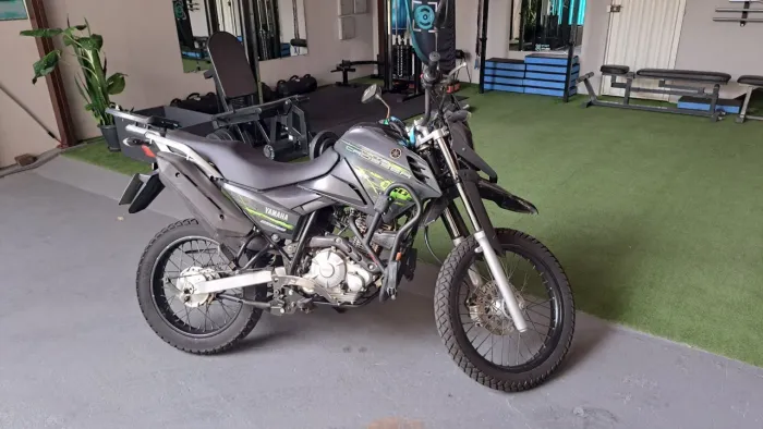 Troco Crosser em carro