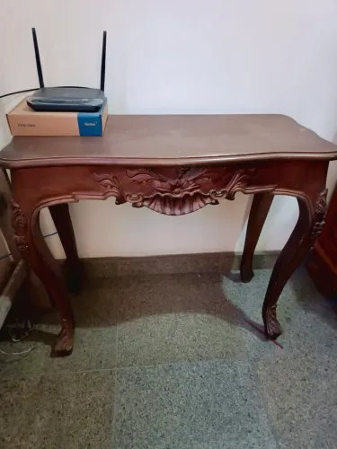 Mesa / Aparador de madeira