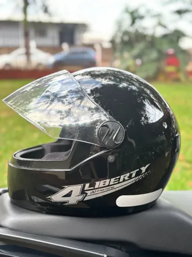 Capacete Pro Tork Liberty 4 Preto. Usado por Menos de 1 Ano