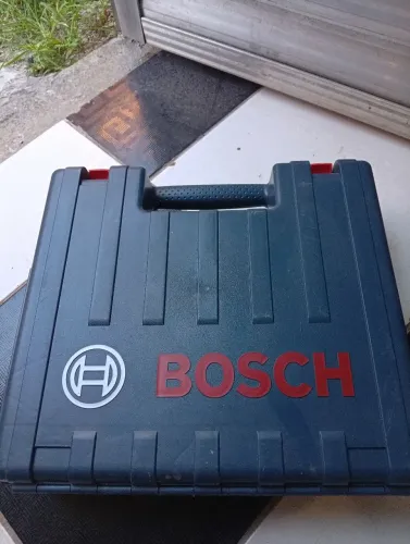 Vendo furadeira e seme nova boche martelete