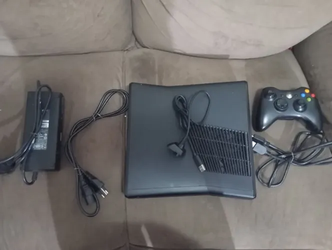 Xbox 360 á venda, completo